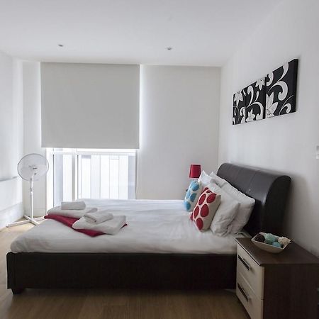 Times Square Serviced Apartments Лондон Экстерьер фото