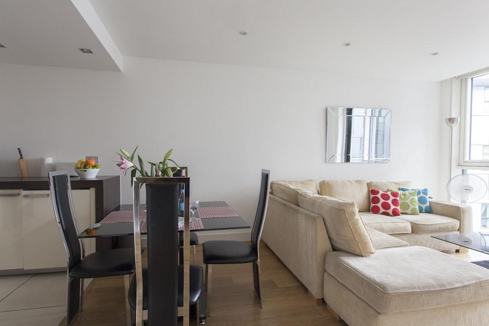 Times Square Serviced Apartments Лондон Экстерьер фото