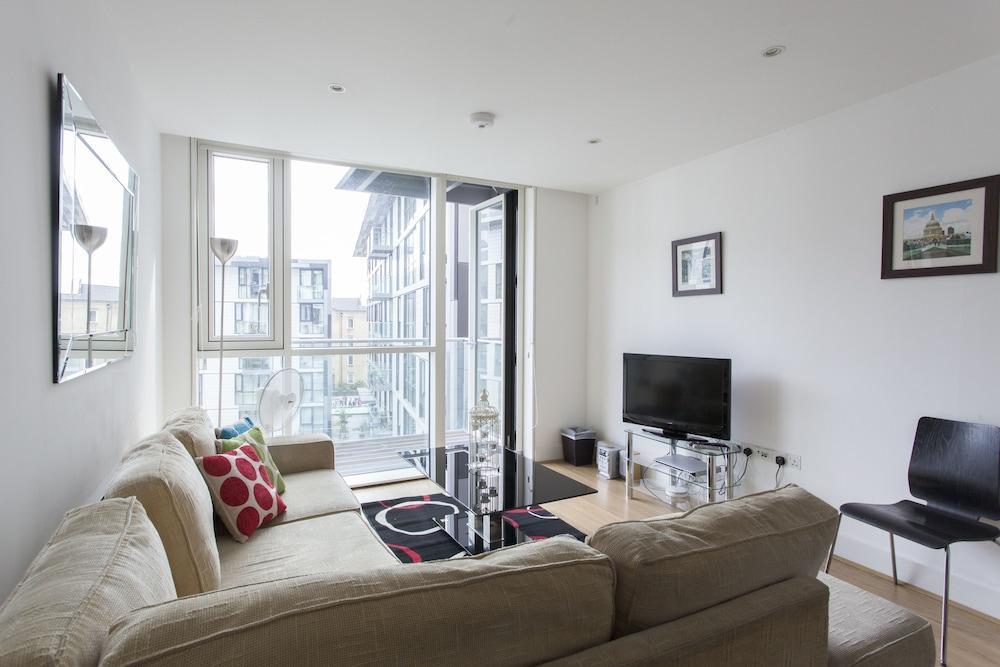 Times Square Serviced Apartments Лондон Экстерьер фото